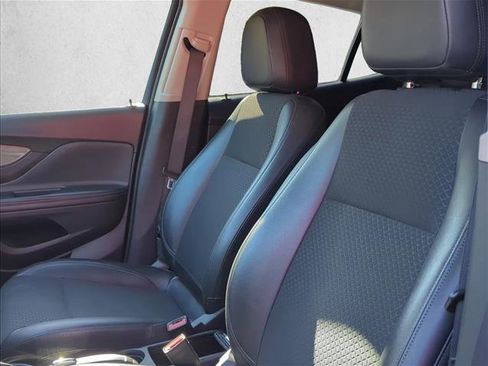 Used 2022 Buick Encore Preferred image 13