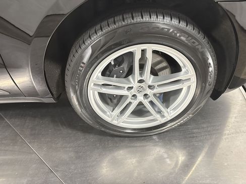 Used 2024 Porsche Macan image 14