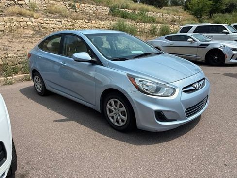 Used 2012 Hyundai Accent GLS FWD image 1