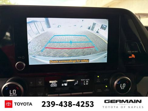 Used 2023 Toyota Highlander L FWD image 17