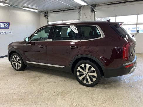 Used 2022 Kia Telluride S image 3
