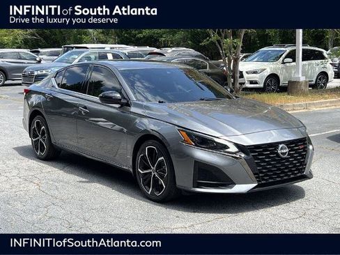 Used 2024 Nissan Altima 2.5 SR w/ SR Premium Package AWD/4WD image 1