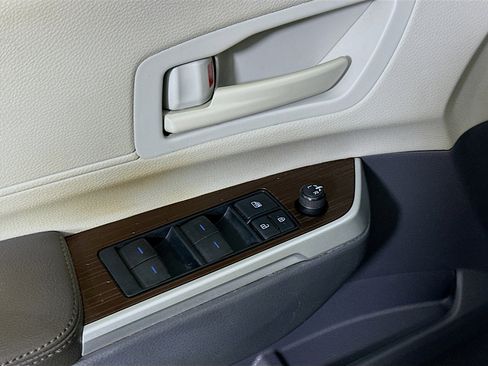 Used 2021 Toyota Sienna LE image 14