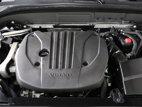 Used 2022 Volvo XC60 B5 Momentum AWD/4WD image 22