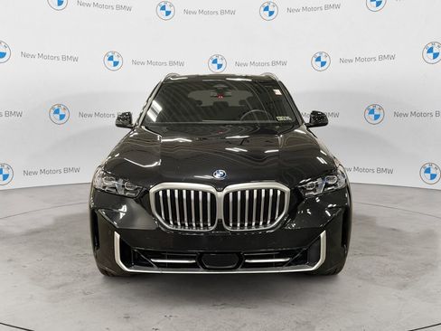 Used 2025 BMW X5 xDrive50e w/ Parking Assistance Package image 8