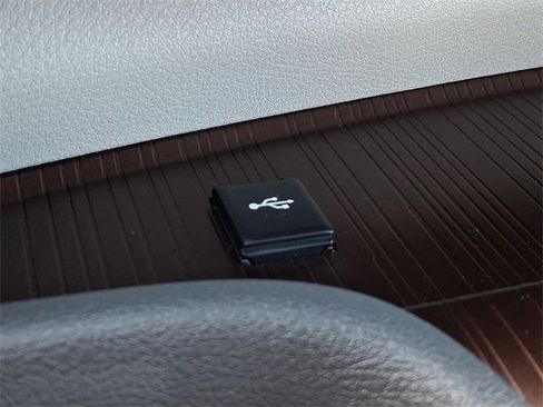 Used 2024 Toyota Sienna XLE w/ XLE Plus Package image 27