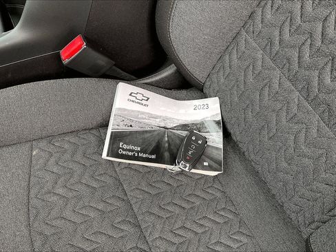 Used 2023 Chevrolet Equinox LT AWD/4WD image 12