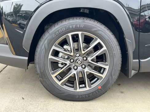 New 2026 Toyota Corolla Cross XLE image 5