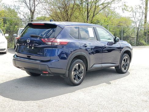 Used 2024 Nissan Rogue SV AWD/4WD image 4