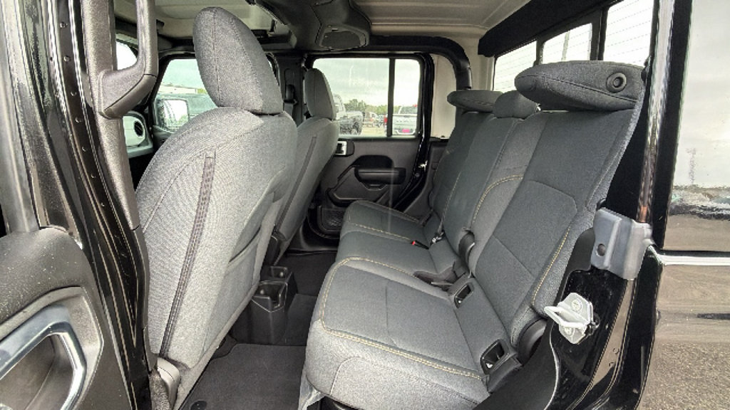 Used 2025 Jeep Gladiator Sport AWD/4WD image 26