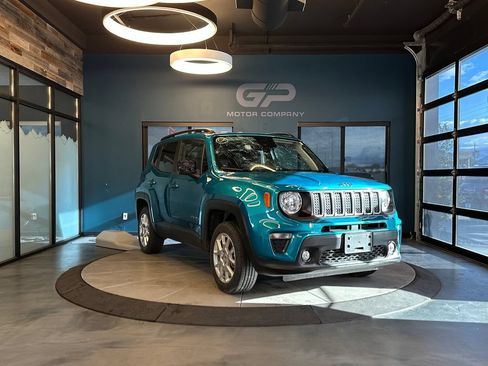 Used 2022 Jeep Renegade Latitude w/ Convenience Group AWD/4WD image 1