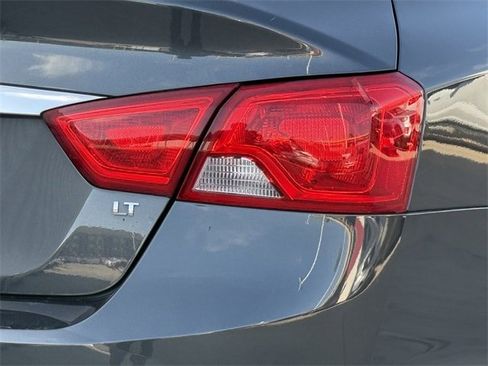Used 2019 Chevrolet Impala LT image 6