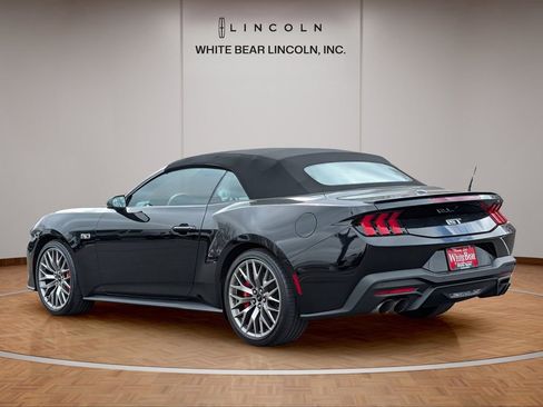 Used 2025 Ford Mustang GT Premium image 7