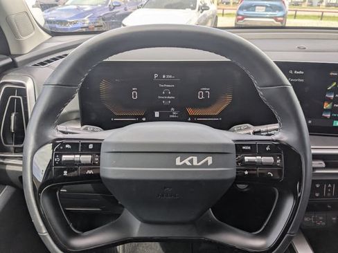 Used 2026 Kia Sorento LX FWD image 30