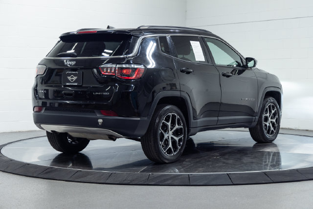Used 2024 Jeep Compass Limited AWD/4WD image 10