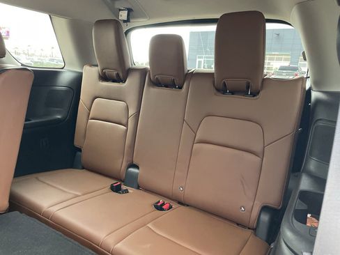 Certified 2024 Nissan Pathfinder Platinum w/ Lighting Package (N92) image 19