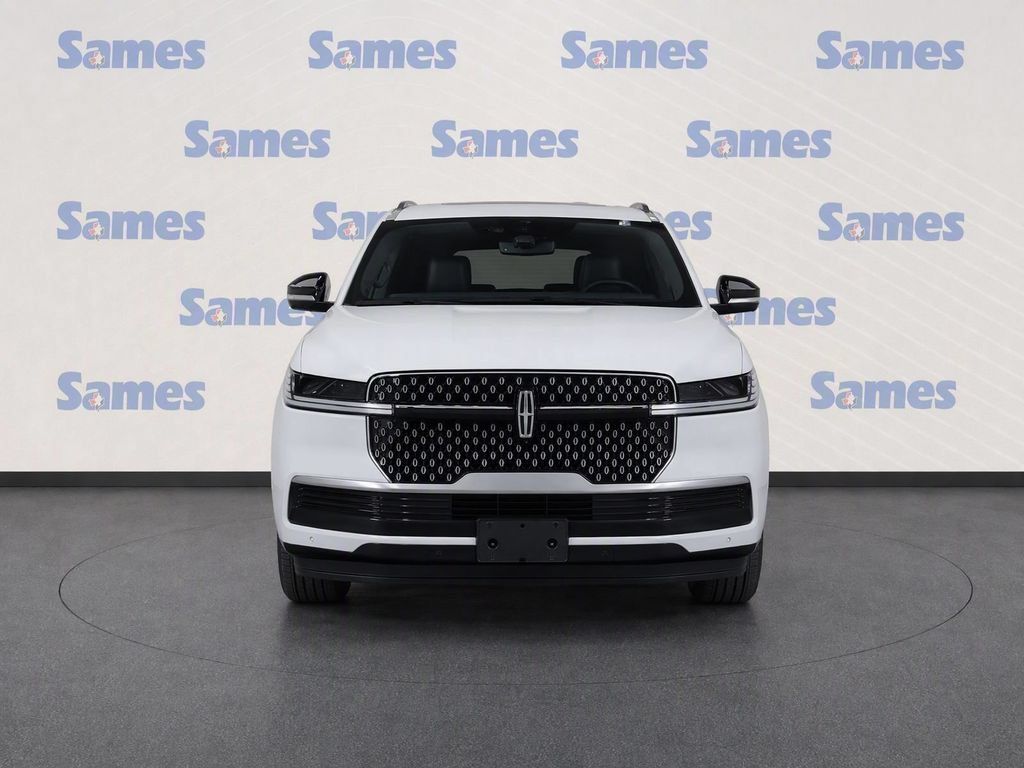 Used 2025 Lincoln Navigator Reserve AWD/4WD image 5