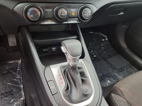 Used 2024 Kia Forte LXS w/ LXS Technology Package FWD image 18