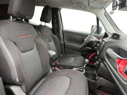 Certified 2023 Jeep Renegade Trailhawk image 15