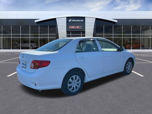 Used 2010 Toyota Corolla LE image 5