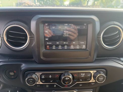 Used 2018 Jeep Wrangler Unlimited Sahara w/ Cold Weather Group AWD/4WD image 22