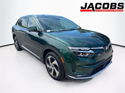 New 2025 VinFast VF 8 Eco image 1