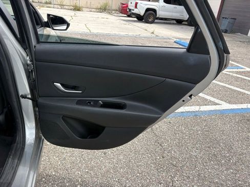 Used 2023 Hyundai Elantra SEL FWD image 15