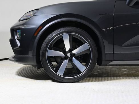 New 2025 Porsche Macan 4S Electric image 28