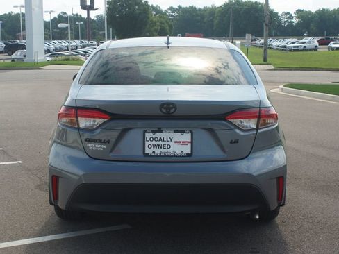 Used 2026 Toyota Corolla LE FWD image 3