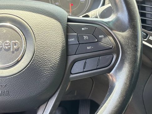 Used 2020 Jeep Cherokee Trailhawk AWD/4WD image 20