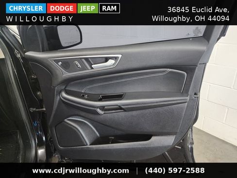 Used 2020 Ford Edge Titanium AWD/4WD image 34