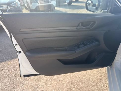 Certified 2024 Nissan Altima 2.5 S FWD image 13