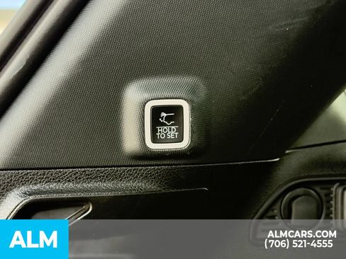 Used 2025 Jeep Grand Cherokee Altitude AWD/4WD image 21