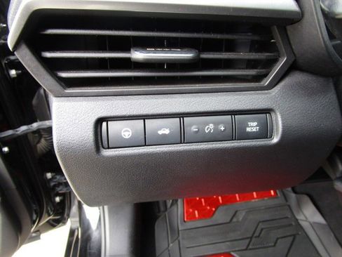 Used 2022 Nissan Altima 2.5 SV w/ SV Premium Package AWD/4WD image 14