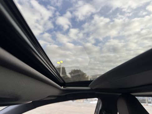 Used 2022 Toyota Avalon XSE image 31