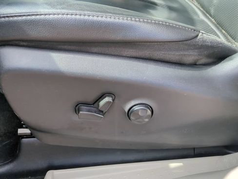Used 2022 Chrysler Pacifica Touring-L FWD image 12