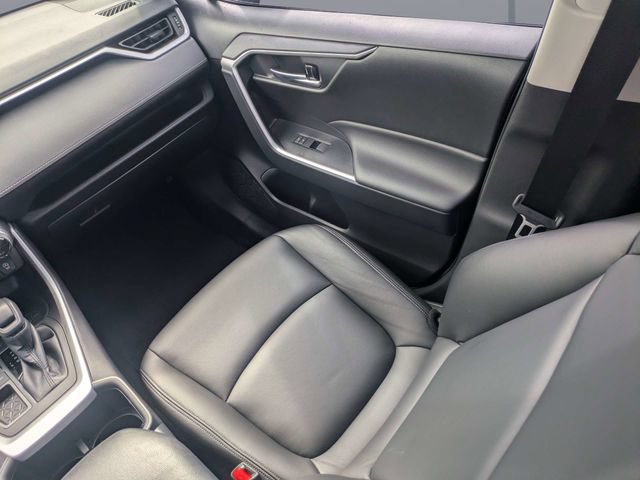 Used 2025 Toyota RAV4 XLE w/ Convenience Package FWD image 18