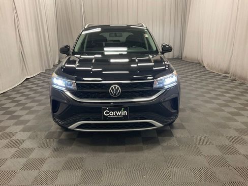 Used 2022 Volkswagen Taos SE FWD image 12