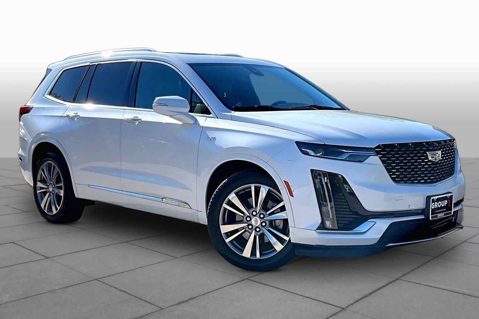 Used 2020 Cadillac XT6 Premium Luxury FWD image 3