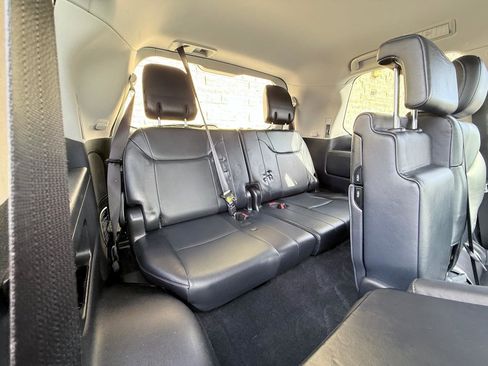Used 2013 Lexus LX 570 4WD w/ Luxury Pkg image 12