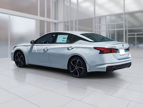 New 2025 Nissan Altima 2.5 SR image 3
