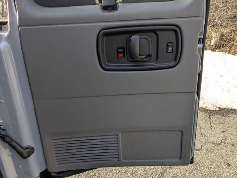 New 2025 GMC Savana 3500 LT w/ LT Preferred Equipment Group image 28