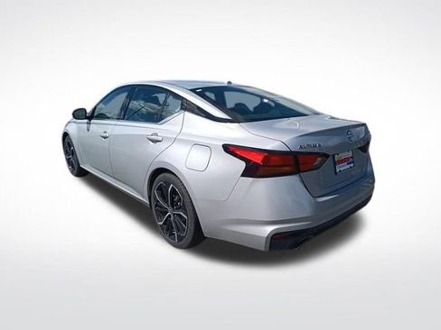 Certified 2024 Nissan Altima 2.5 SR image 3