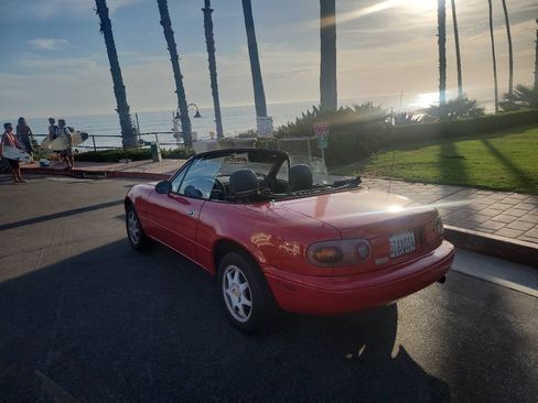Used 1997 MAZDA MX-5 Miata M-Edition RWD image 12