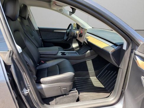 Used 2023 Tesla Model Y AWD image 13