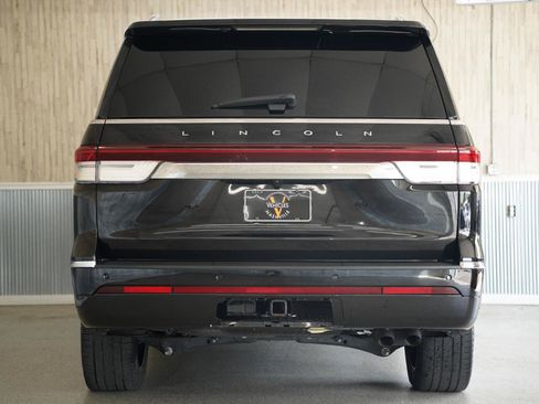 Used 2023 Lincoln Navigator Reserve AWD/4WD image 9