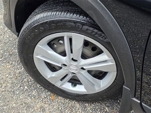 Used 2024 Nissan Kicks S image 27