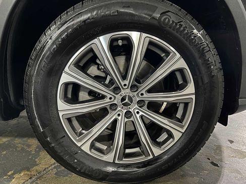 Certified 2025 Mercedes-Benz GLC 300 GLC 300 image 9