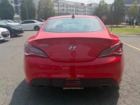 Used 2015 Hyundai Genesis 3.8 RWD image 9