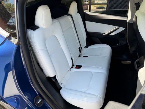 Used 2020 Tesla Model Y Long Range image 39